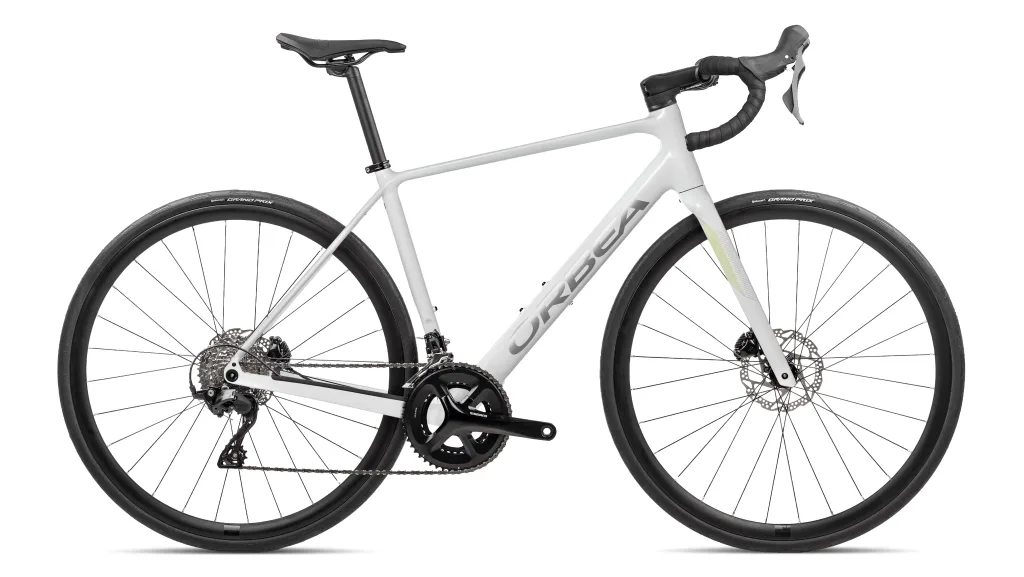 Orbea Avant H30 — Rennrad für sportliche Fahrten | bei Erfahre Hamburg