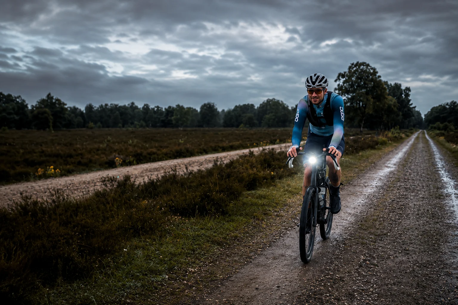 Licht Ratgeber — Gravel Bike bei Dämmerung