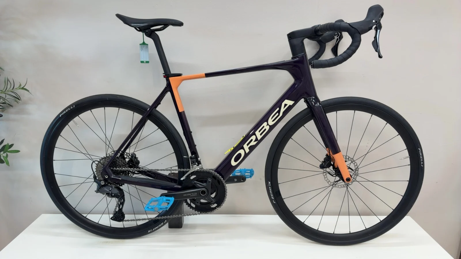 Orbea GAIN M40 — Testrad Detailaufnahme